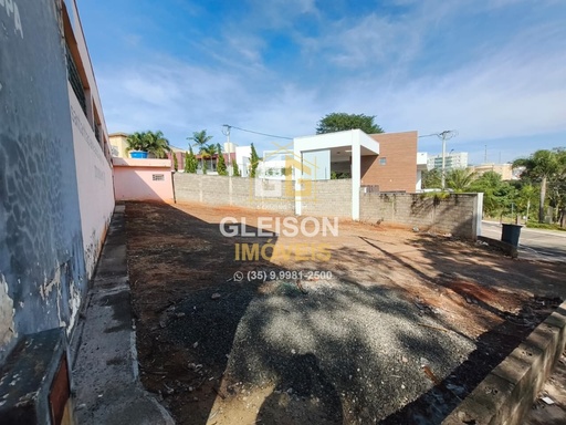 Galpão / Depósito / Armazém de 340m² no bairro Novo Mundo, em Passos | Eu Corretor