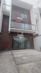 Sobrado de 115m² no bairro IPACARAY, em Matinhos | Eu Corretor