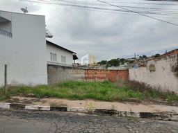 Lote/Terreno de 250m² no bairro Muarama, em Passos | Eu Corretor